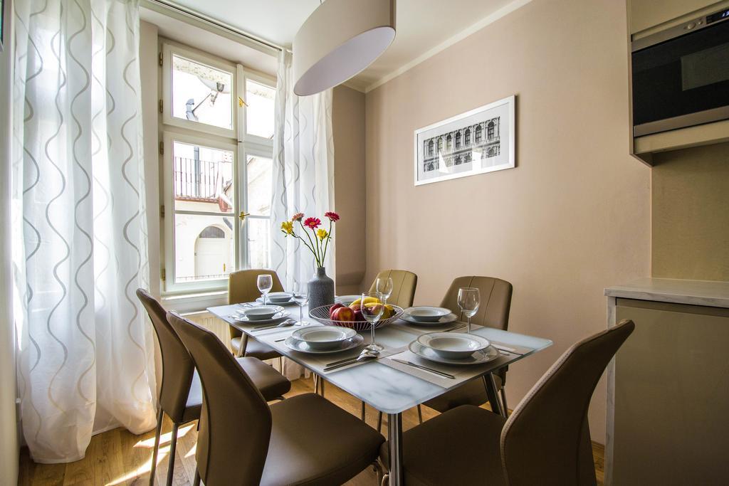 Apartment Unique 250m From The Charles Bridge Prague